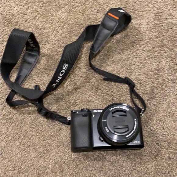 Sony - Alpha a6000 - Picture 2 of 2